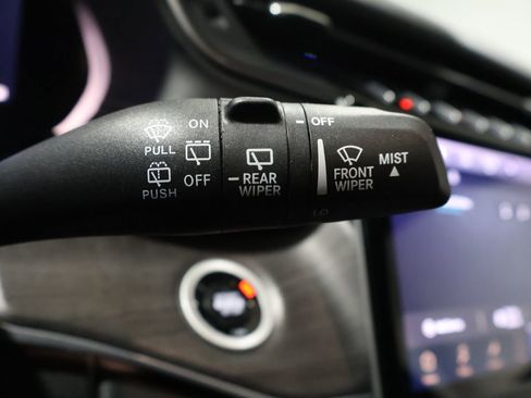 Used 2024 Jeep Grand Cherokee L Limited w/ Luxury Tech Group II image 39