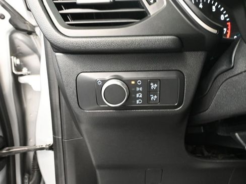 Used 2020 Ford Escape SE FWD image 30