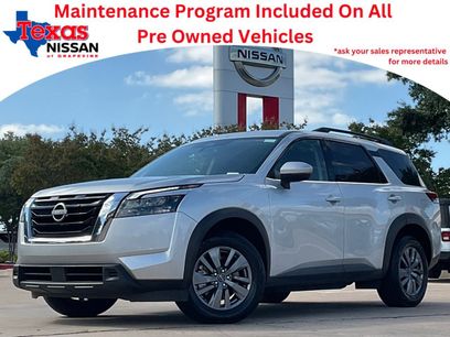Used 2025 Nissan Pathfinder SV