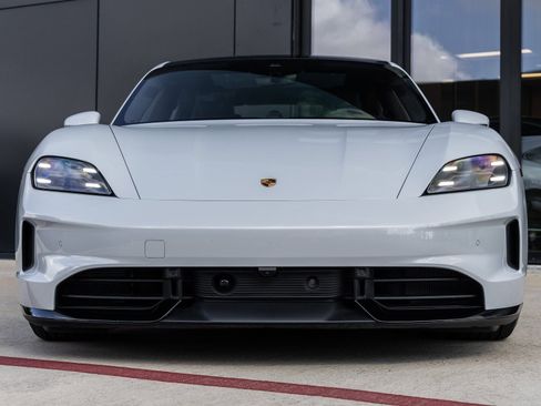 Used 2025 Porsche Taycan GTS image 8