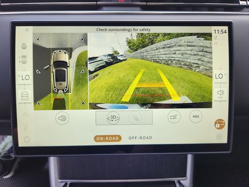 New 2025 Land Rover Range Rover SE image 21