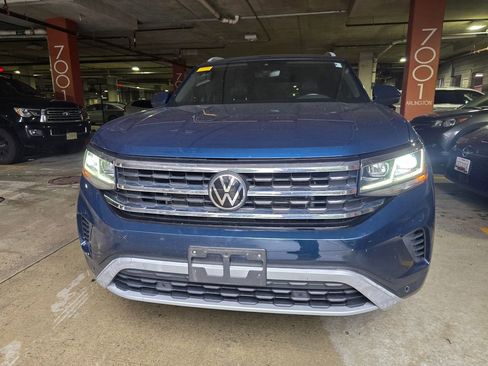 Used 2020 Volkswagen Atlas Cross Sport SEL AWD/4WD image 2