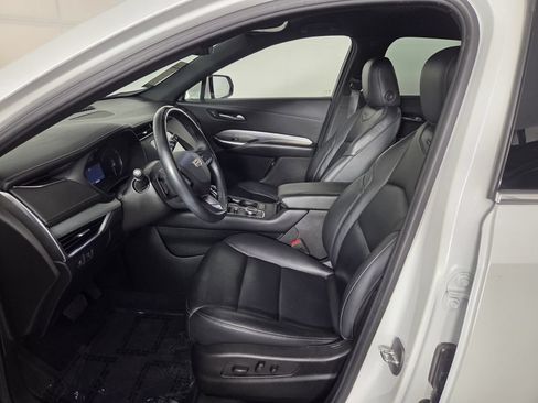 Used 2023 Cadillac XT4 Premium Luxury FWD image 9
