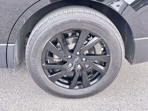 Used 2023 Chevrolet Equinox LS w/ LS Convenience Package FWD image 12