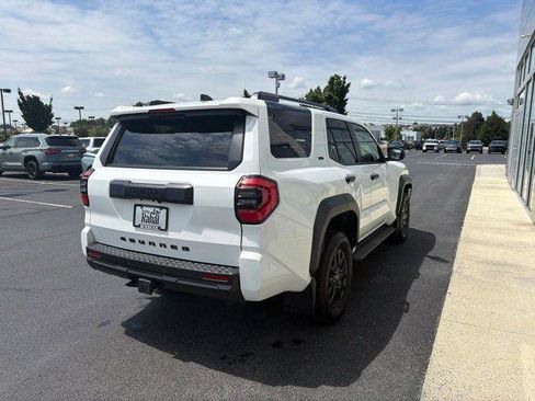 Certified 2025 Toyota 4Runner SR5 AWD/4WD image 5