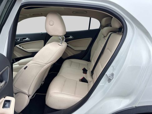 Used 2018 Mercedes-Benz GLA 250 4MATIC image 12