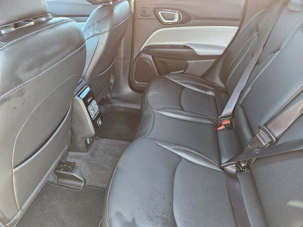 Used 2023 Jeep Compass Limited w/ Sun and Sound Group AWD/4WD image 30