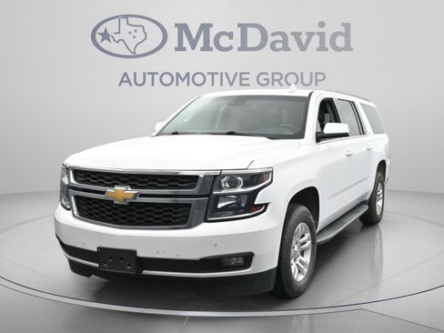 Used 2018 Chevrolet Suburban LT RWD image 4