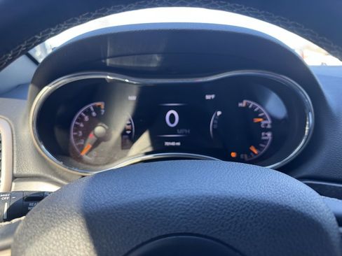 Used 2017 Jeep Grand Cherokee Limited image 15