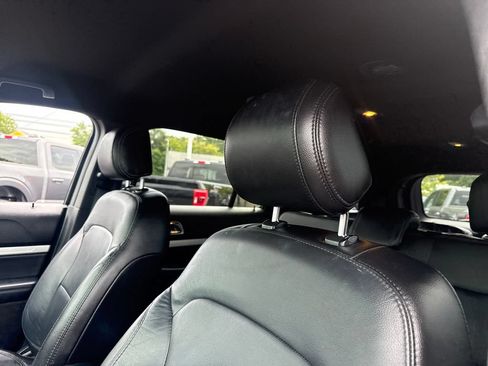 Used 2017 Ford Explorer XLT w/ Equipment Group 202A FWD image 26
