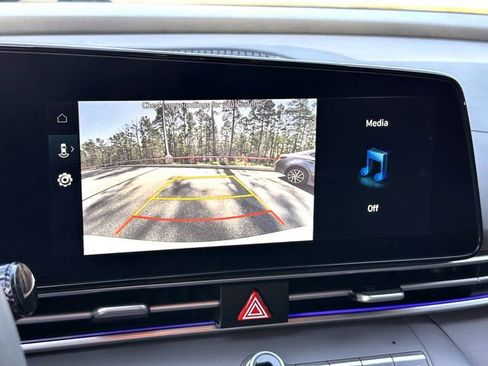 Used 2024 Hyundai Elantra SEL w/ Convenience Package image 14