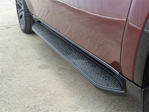 Used 2024 Jeep Wagoneer L Series II image 9