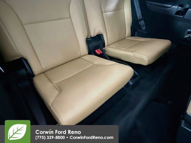 Used 2018 Volvo XC90 T6 Momentum w/ Momentum Plus Package AWD/4WD image 30