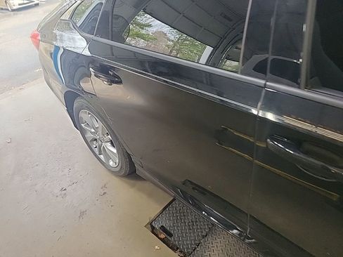 Used 2018 Honda Accord LX image 9