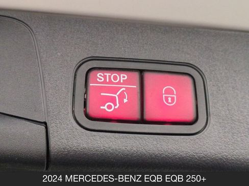 Used 2024 Mercedes-Benz EQB 250+ image 25