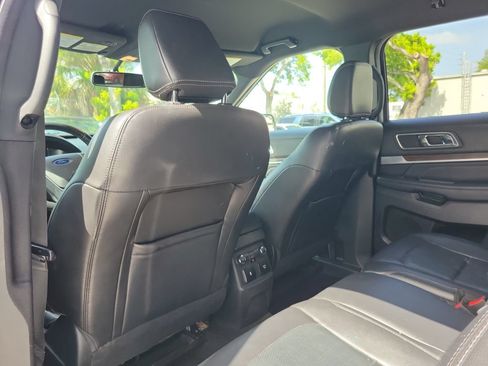 Used 2018 Ford Explorer Limited AWD/4WD image 12