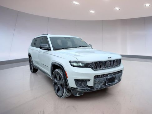 Used 2023 Jeep Grand Cherokee L Laredo image 1