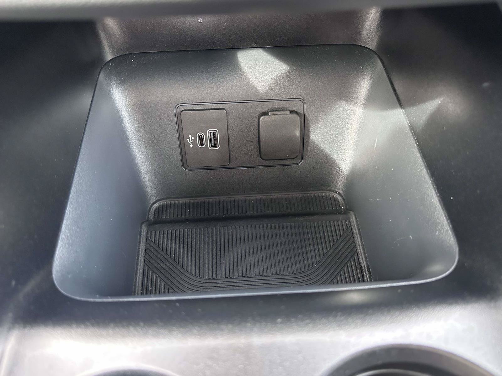 Used 2026 Ford Explorer Active AWD/4WD image 26