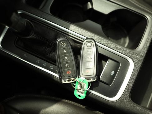 Used 2018 Ford Escape Titanium w/ Ford Safe & Smart Package FWD image 28