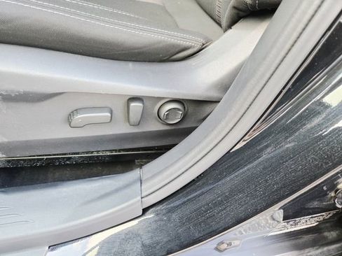 Used 2022 Subaru Outback Premium image 14