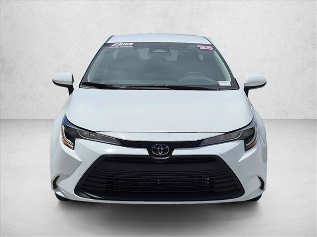 Used 2025 Toyota Corolla LE FWD image 2