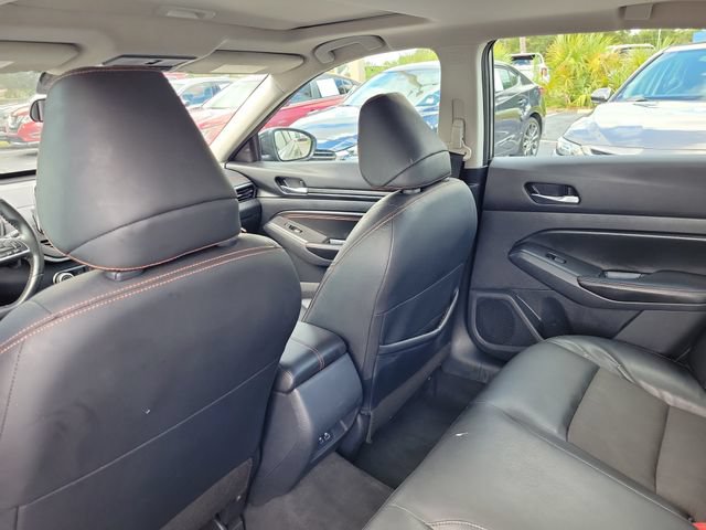 Used 2022 Nissan Altima 2.5 SR w/ Midnight Edition Package FWD image 11