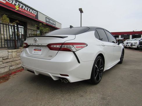Used 2019 Toyota Camry XSE image 4