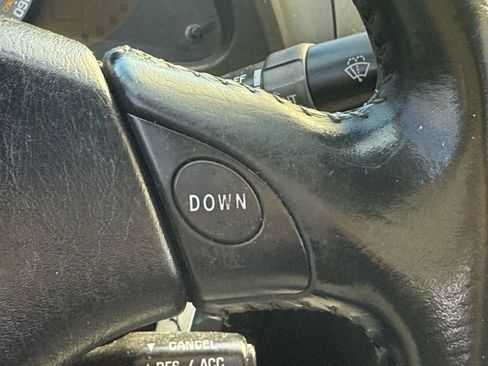 Used 2001 Lexus IS 300 image 25