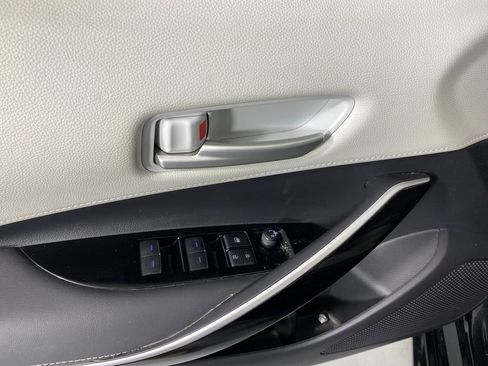 Used 2022 Toyota Corolla XSE image 11