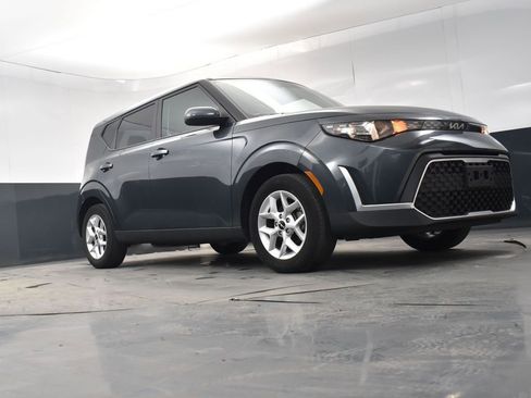 Certified 2025 Kia Soul LX w/ LX Technology Package FWD image 16