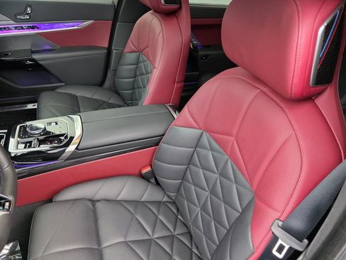 Certified 2025 BMW 740i RWD image 11