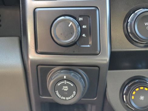 Used 2019 Ford F150 XLT w/ Equipment Group 302A Luxury AWD/4WD image 26