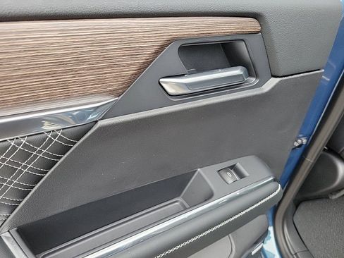 New 2026 GMC Acadia Denali w/ Super Cruise Package image 15