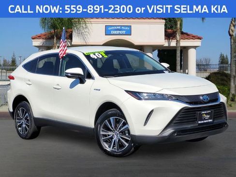 Used 2021 Toyota Venza LE w/ Carpet Mat Package (TMS) image 1