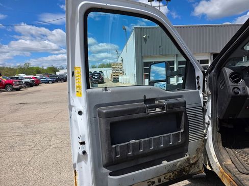 Used 2016 Ford F350 XL w/ Power Equipment Group AWD/4WD image 23