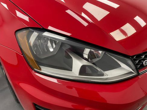 Used 2017 Volkswagen GTI S image 10