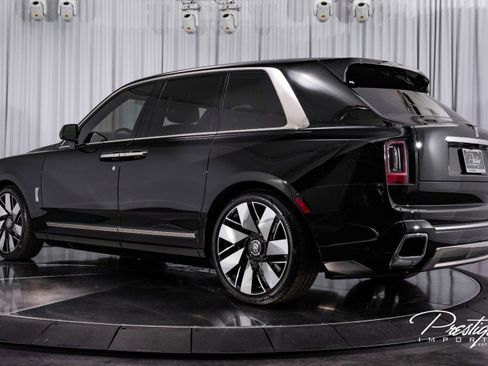 Used 2025 Rolls-Royce Cullinan image 12