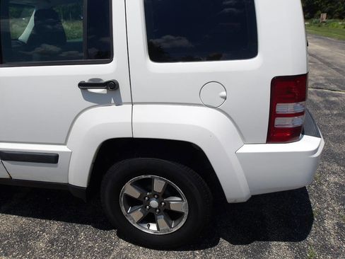 Used 2009 Jeep Liberty Sport image 31