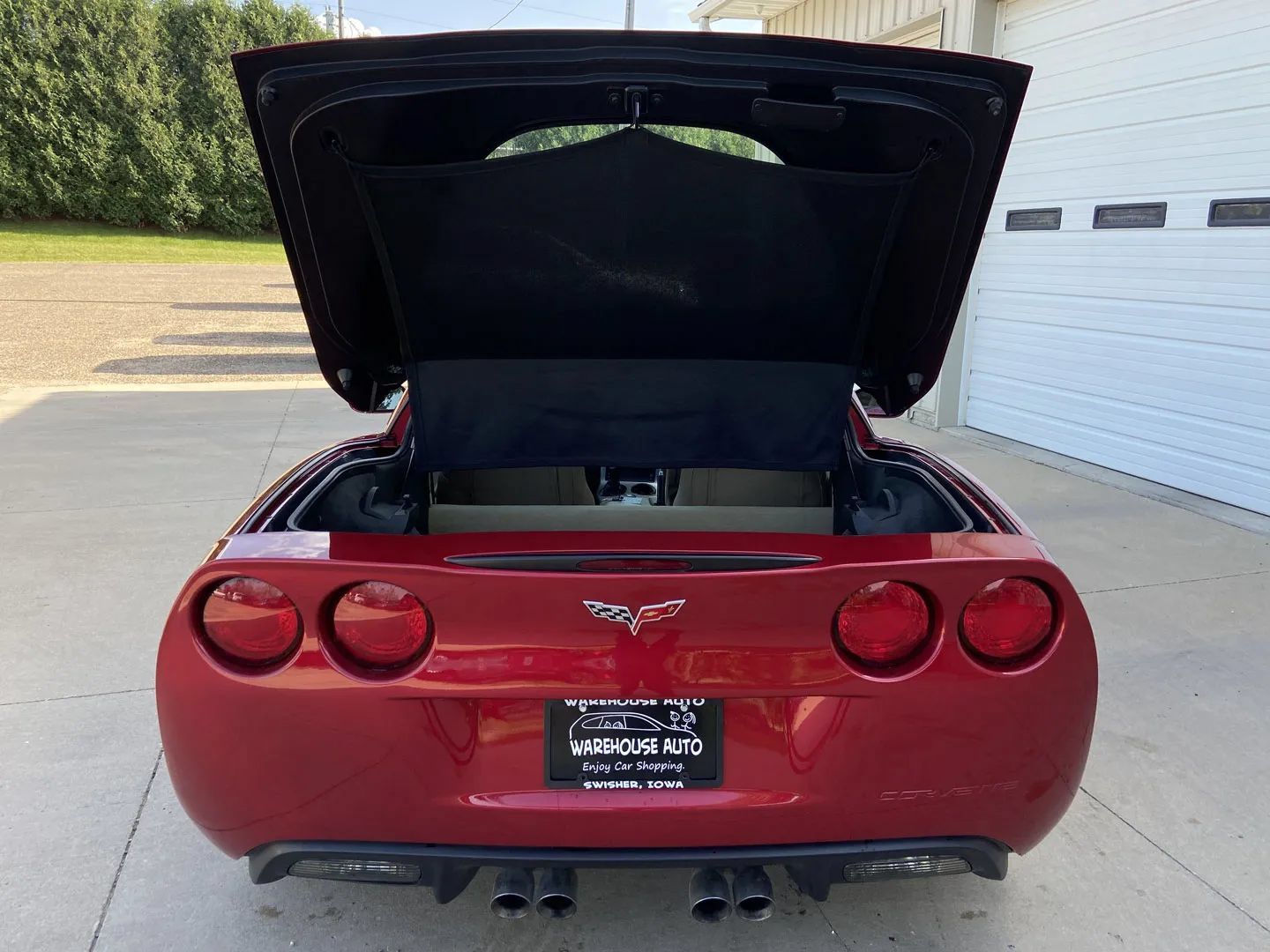 Used 2005 Chevrolet Corvette Coupe w/ Preferred Equipment Group RWD image 17