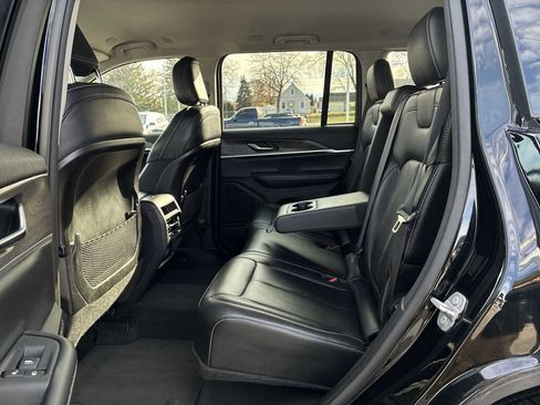 Used 2023 Jeep Grand Cherokee Limited image 26