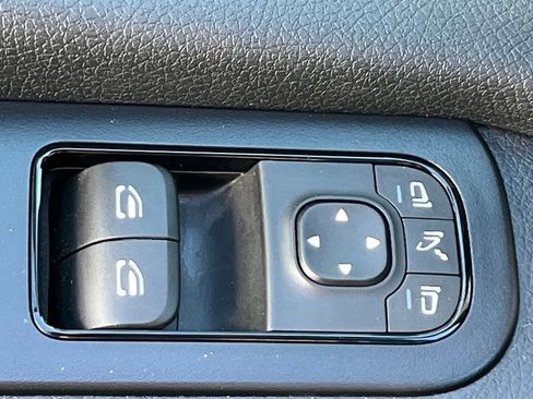 Used 2025 Mercedes-Benz Sprinter 2500 image 15