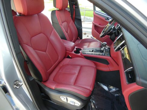 Used 2017 Porsche Macan GTS image 29