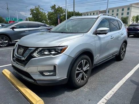 Used 2017 Nissan Rogue SL w/ SL Premium Package FWD image 1