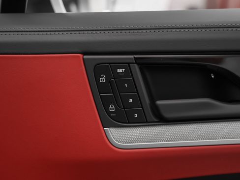 Certified 2026 Porsche Cayenne Coupe AWD/4WD image 19