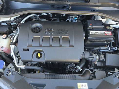 Used 2019 Toyota C-HR XLE image 11