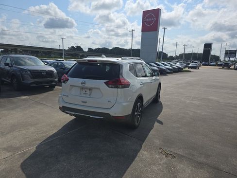 Used 2020 Nissan Rogue SL w/ Premium Package FWD image 8