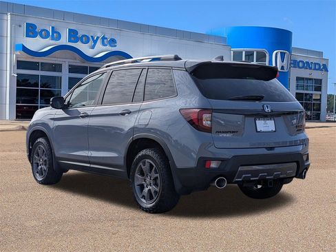 Certified 2024 Honda Passport TrailSport image 5