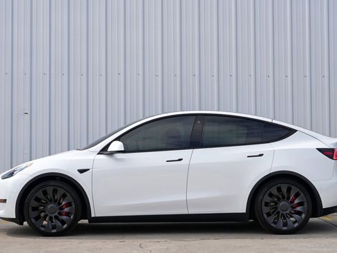 Used 2022 Tesla Model Y Performance image 9