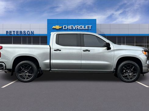 Used 2025 Chevrolet Silverado 1500 Custom image 3