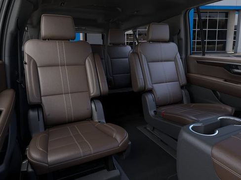 New 2026 Chevrolet Suburban High Country AWD/4WD image 17
